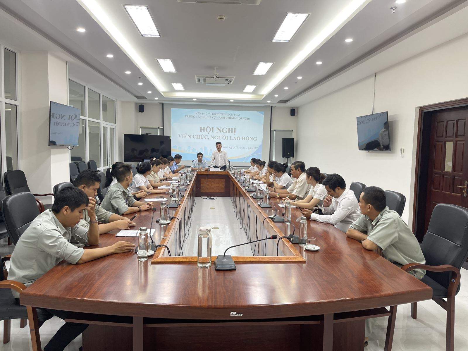 Trung tâm Dịch vụ Hành chính- Hội nghị tỉnh Kon Tum tổ chức Hội nghị Sơ kết công tác 06 tháng đầu năm và triển khai kế hoạch, nhiệm vụ 06 tháng cuối năm 2023!